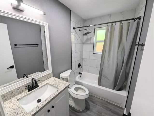 $1,250 | 2015 Rosalee Street, Unit 1, La Marque, TX 77568