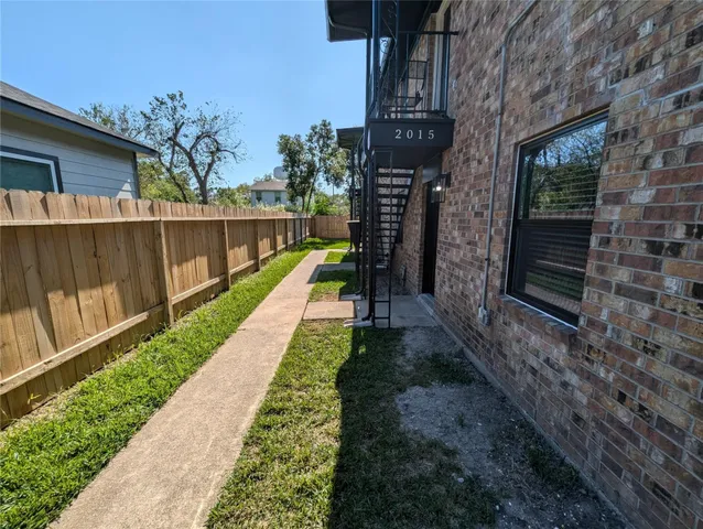 $1,250 | 2015 Rosalee Street, Unit 1, La Marque, TX 77568