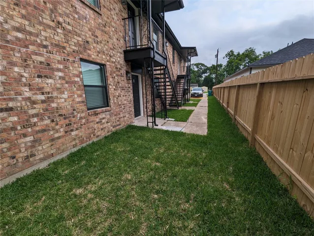 $1,250 | 2015 Rosalee Street, Unit 1, La Marque, TX 77568