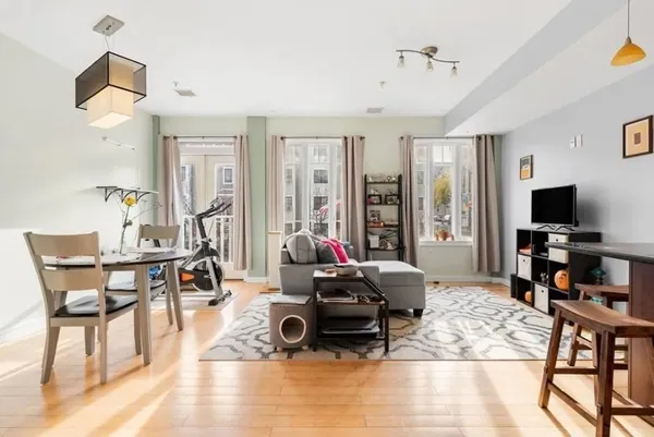 $4,200 | 1431-1433 Tremont Street, Unit 2, Boston, MA 02120