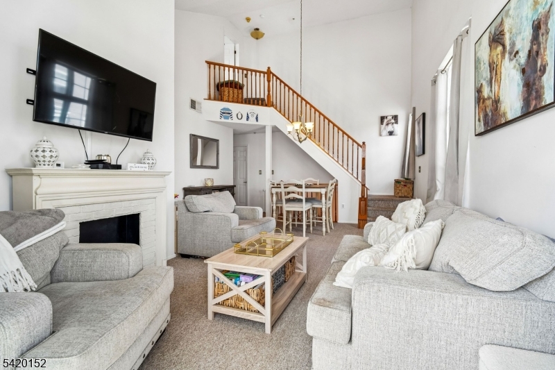 1317 Paddington Road Mahwah, NJ 07430 - Photo 4 of 18