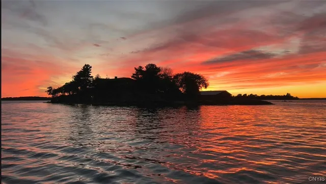 $2,400,000 | 40029 Whiskey, Clayton, NY 13624