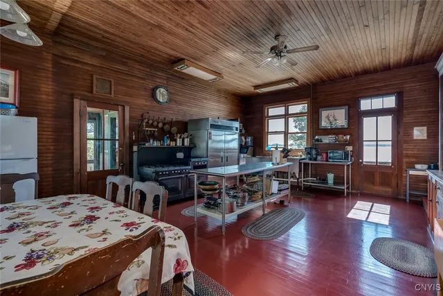 $2,400,000 | 40029 Whiskey, Clayton, NY 13624