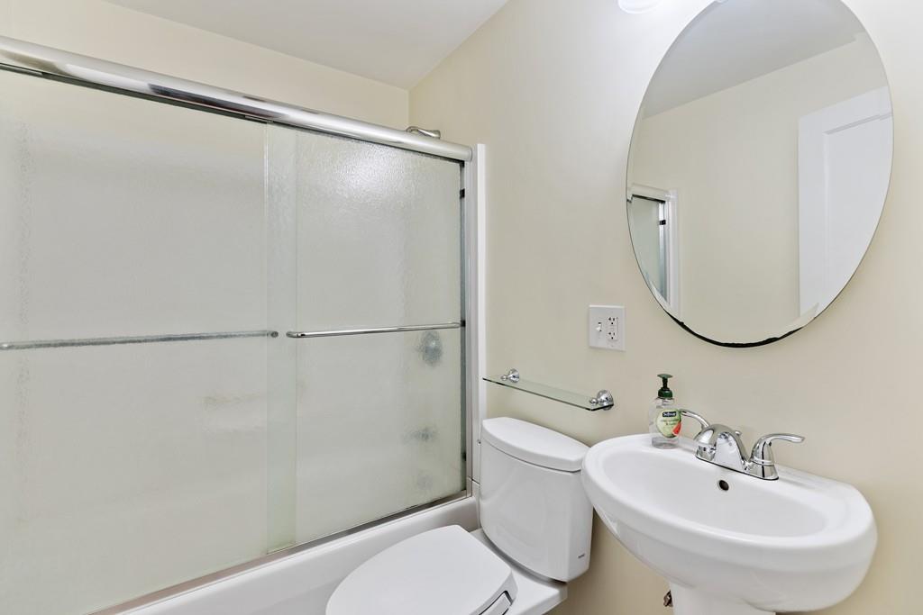 13 Eleanor Road Walpole, MA 02081 - Photo 12 of 22 Gallery Image 12