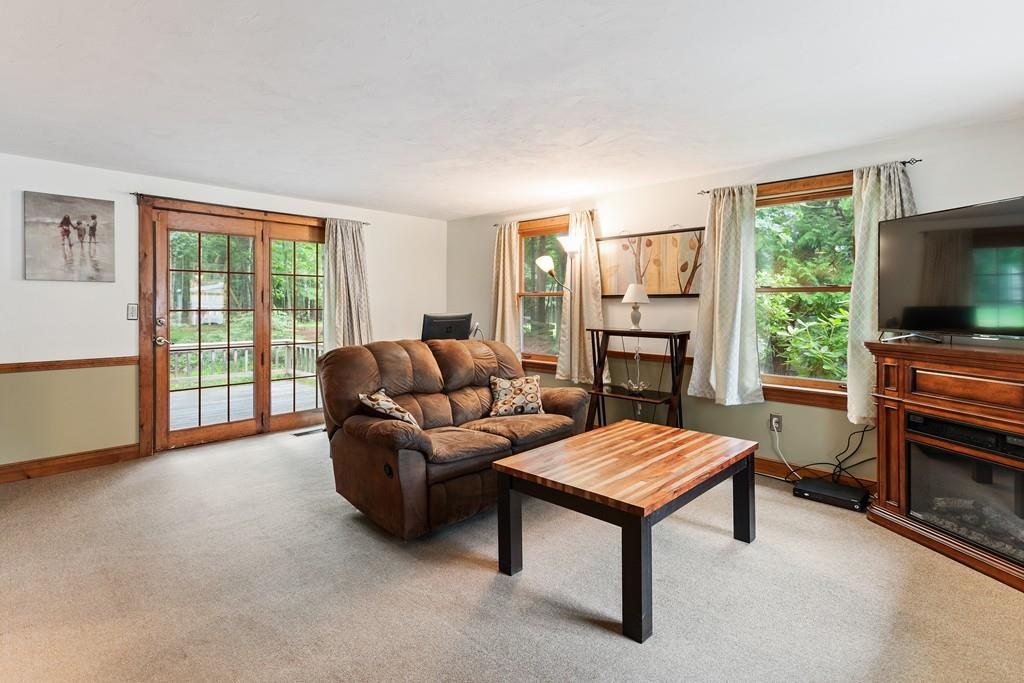 13 Eleanor Road Walpole, MA 02081 - Photo 8 of 22 Gallery Image 8