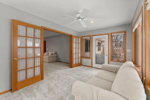 $370,000 | 547 Woodside Court, Shakopee, MN 55379