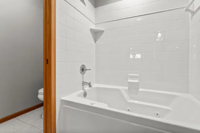 $370,000 | 547 Woodside Court, Shakopee, MN 55379