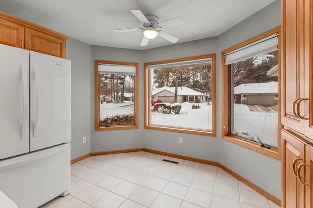 $370,000 | 547 Woodside Court, Shakopee, MN 55379