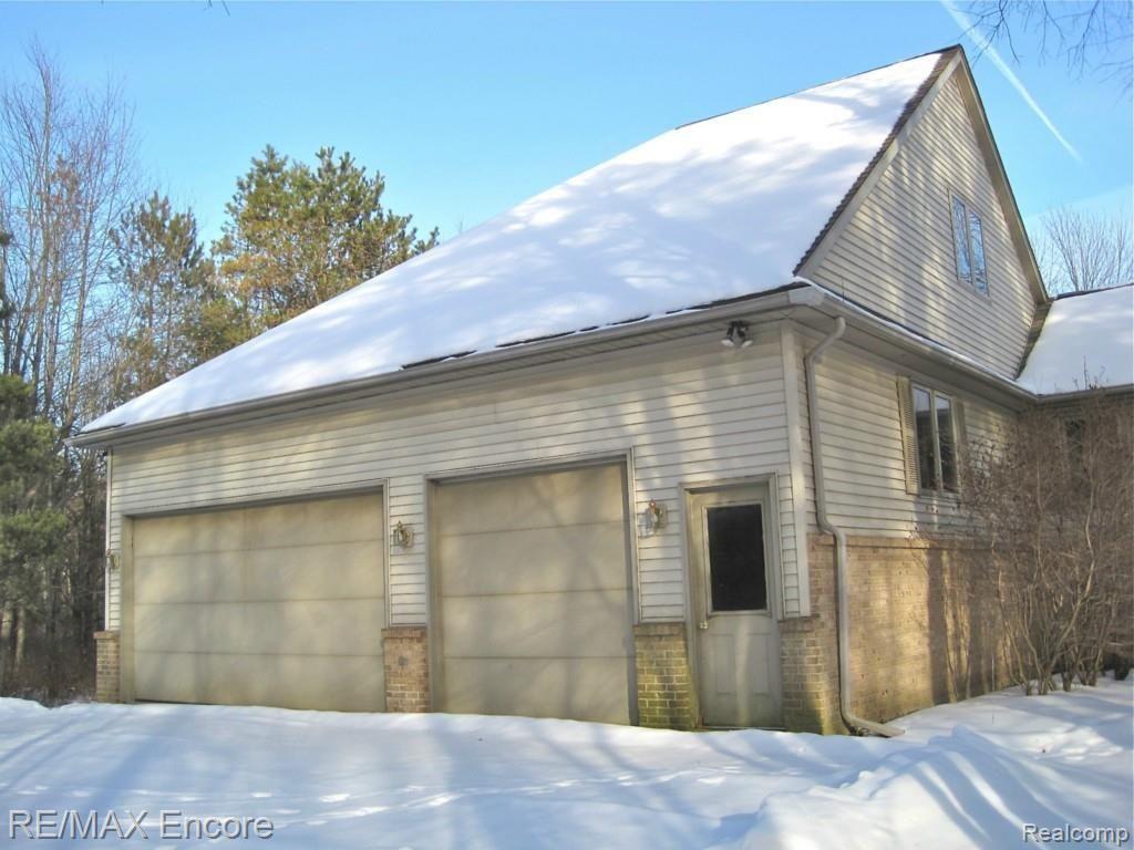 3-Car Garage - 8 Foot Doors