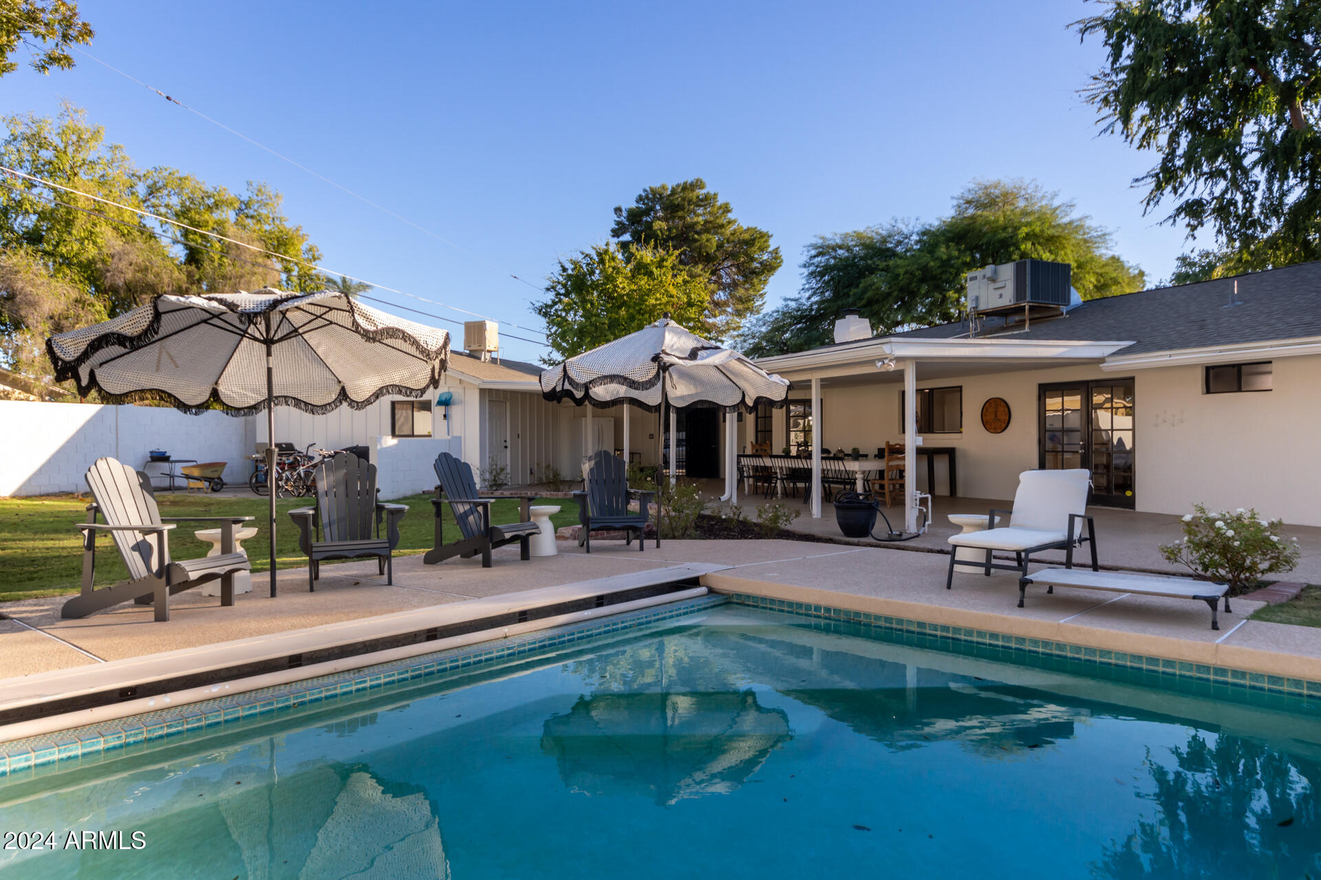 744 West Royal Palm Road Phoenix, AZ 85021 - Photo 34 of 65 a house view with sitting space and garden view with seating space