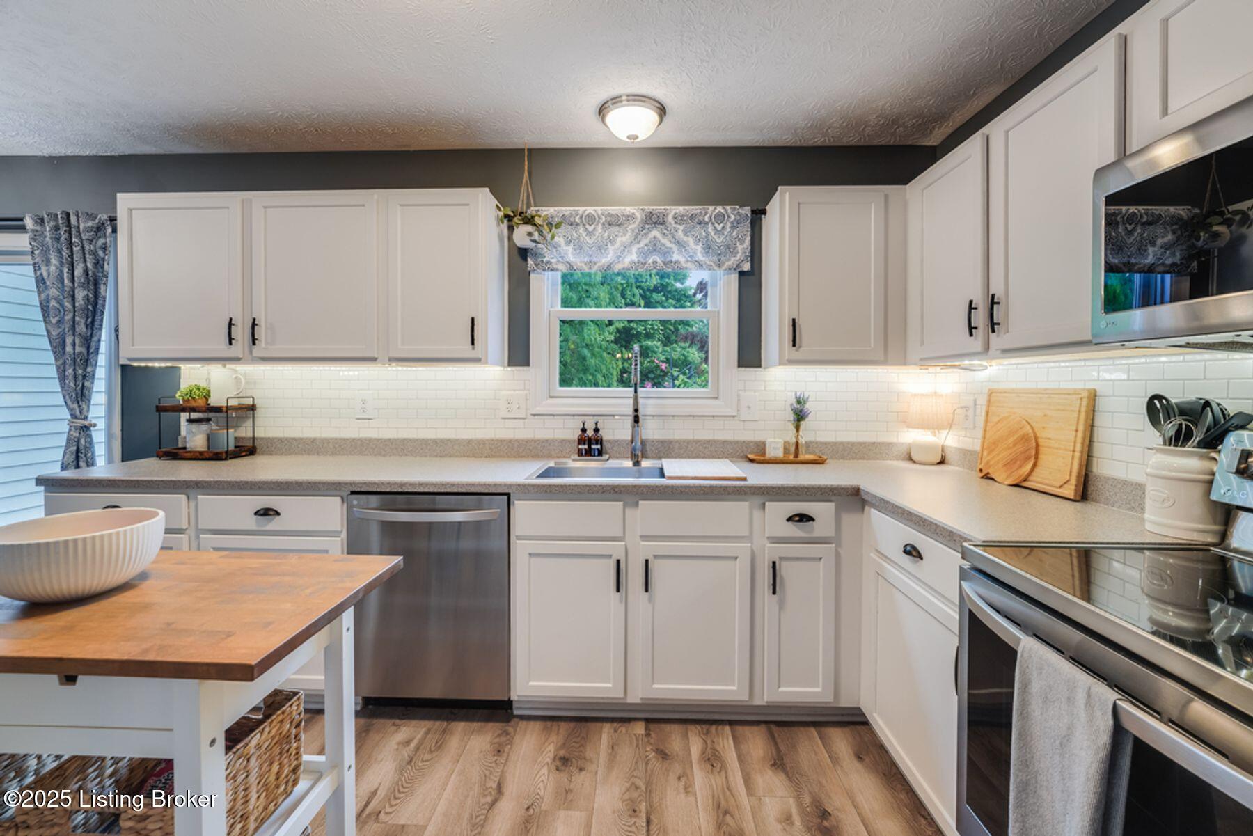 14229 Academy Ridge Boulevard Louisville, KY 40245 - Photo 9 of 36 photo_online_009