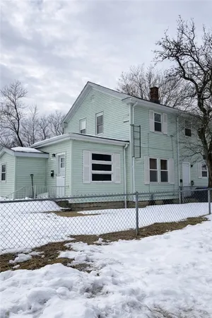 $1,800 | 866 Weeden Street, Unit REAR, Pawtucket, RI 02860