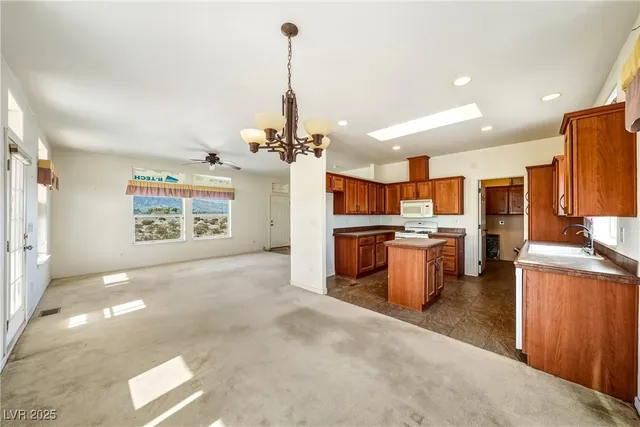 $319,000 | 930 West Weiss Boulevard, Amargosa Valley, NV 89020