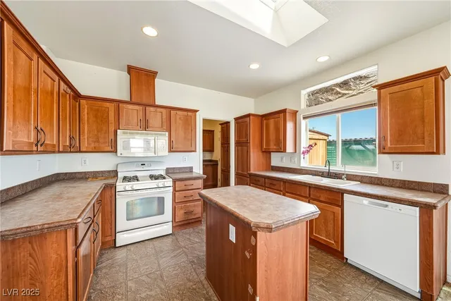 $319,000 | 930 West Weiss Boulevard, Amargosa Valley, NV 89020