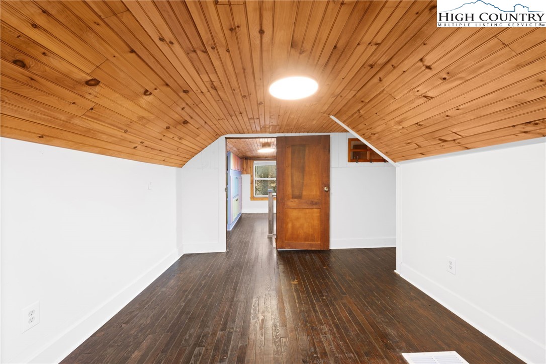 295 Jake's Mountain Road Boone, NC 28607 - Photo 22 of 47