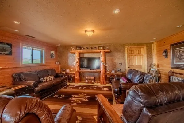 $2,995,000 | 743 Highway 14, Sheridan, WY 82801