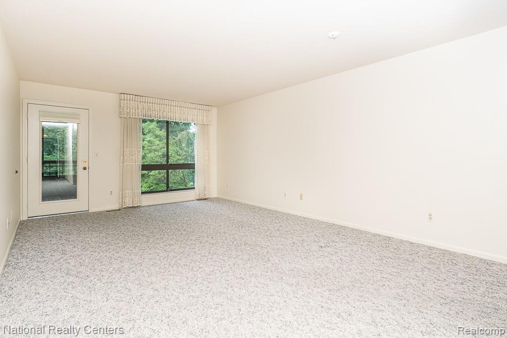 906 Wexford Way, Unit 3 Rochester Hills, MI 48307 - Photo 14 of 25