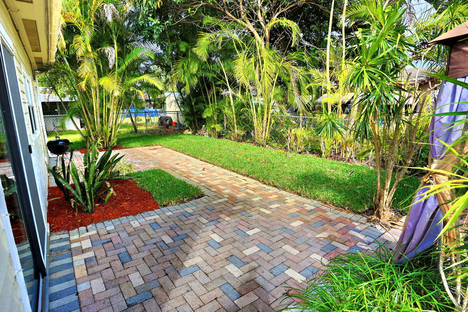 22618 Southwest 65th Terrace Boca Raton, FL 33428 - Photo 21 of 22 21 Exterior Rear Fenced