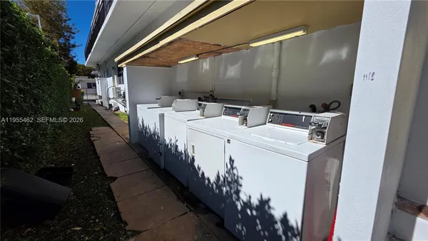 $1,700 | 7629 Dickens Avenue, Unit 7, Miami Beach, FL 33141