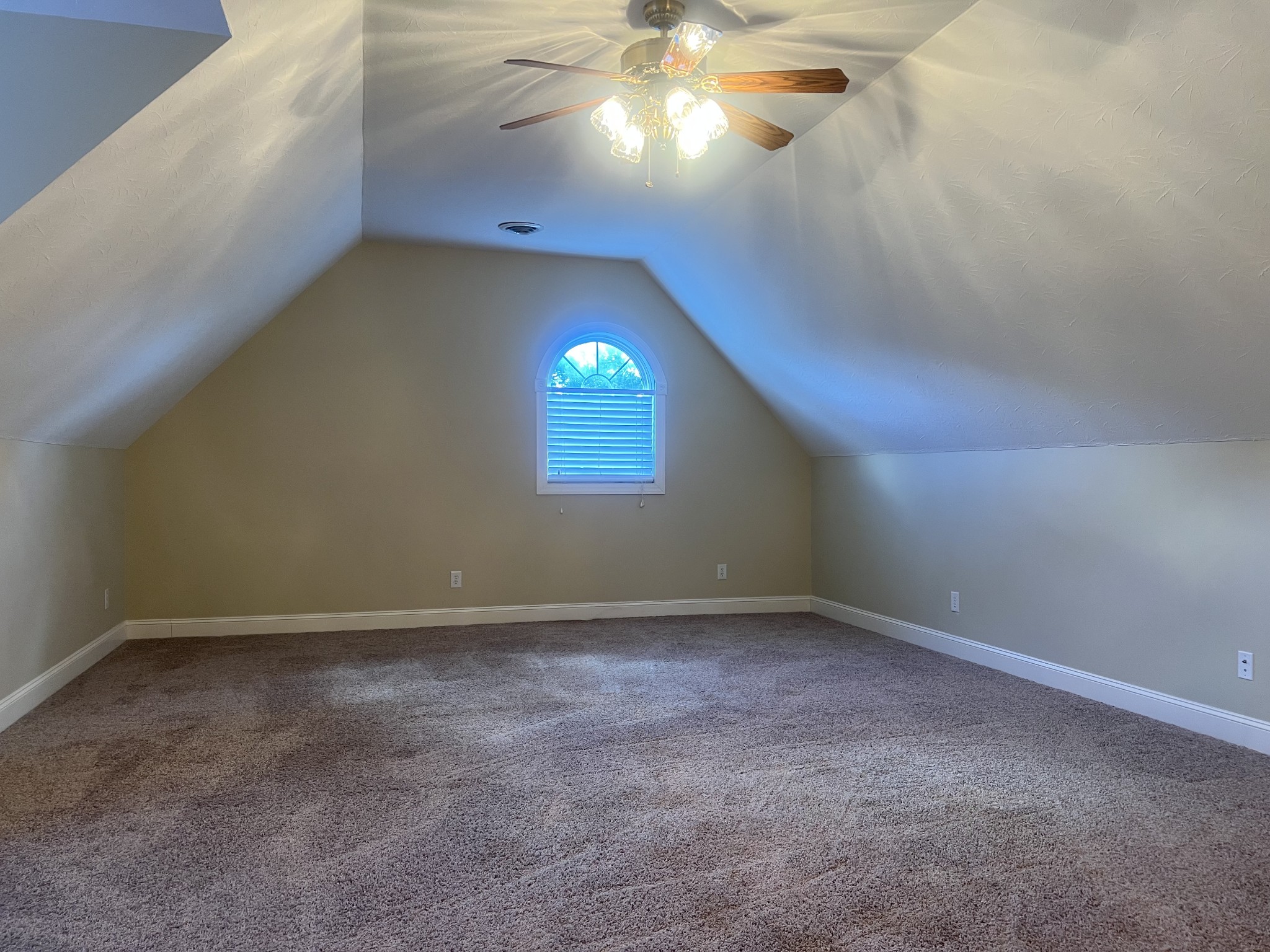 195 Froedge Drive Lafayette, TN 37083 - Photo 25 of 29 a view of an empty room with a window
