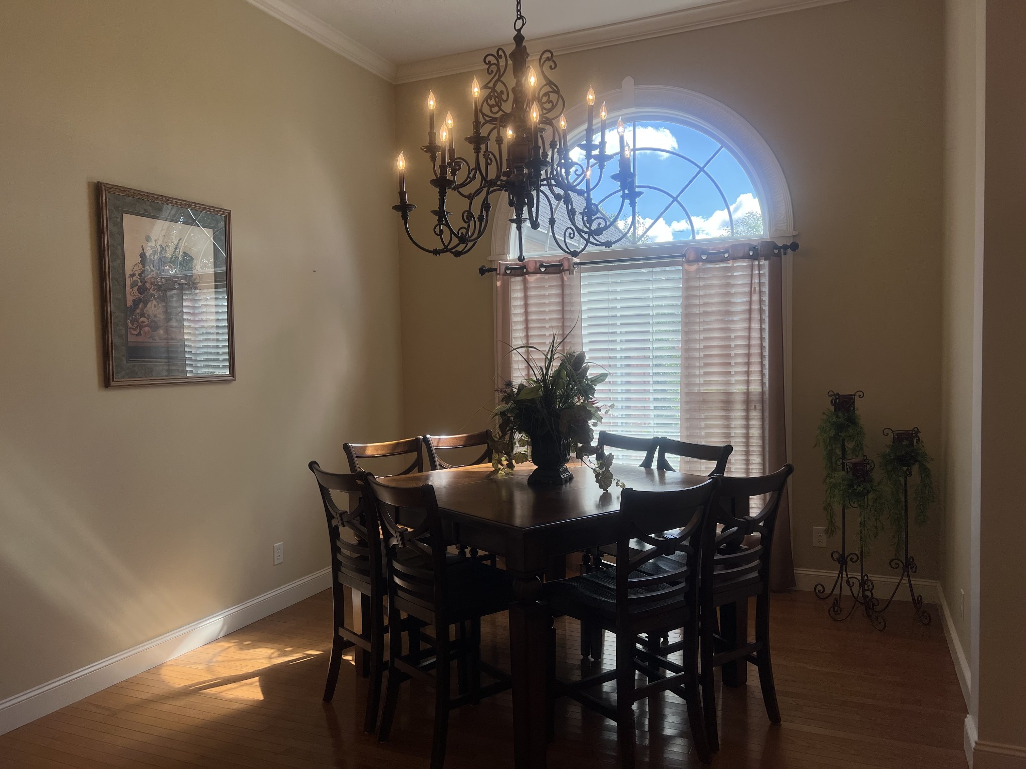 195 Froedge Drive Lafayette, TN 37083 - Photo 6 of 29 a view of a dining room with furniture wooden floor and chandelier