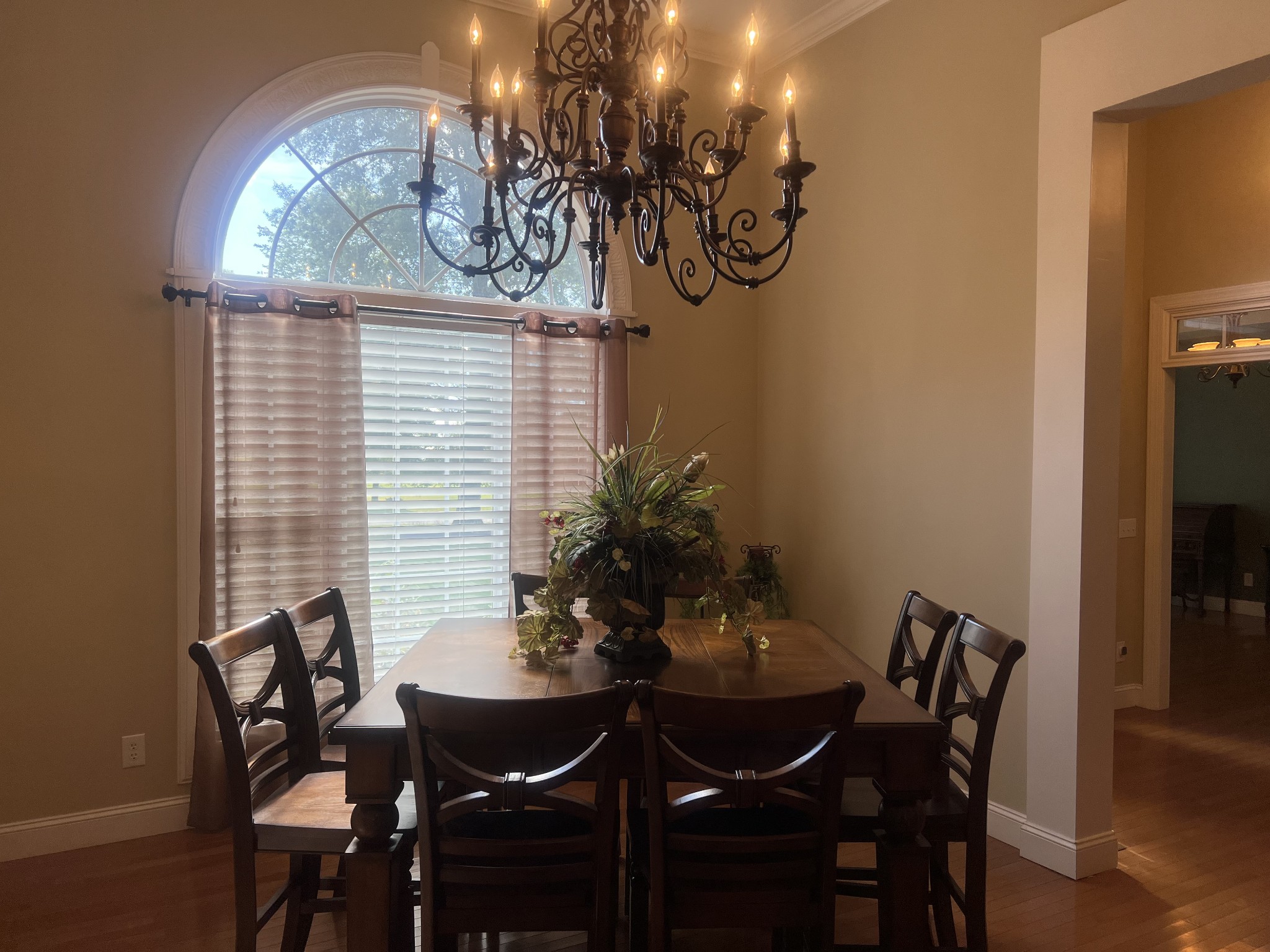 195 Froedge Drive Lafayette, TN 37083 - Photo 7 of 29 a view of a dining room with furniture and wooden floor