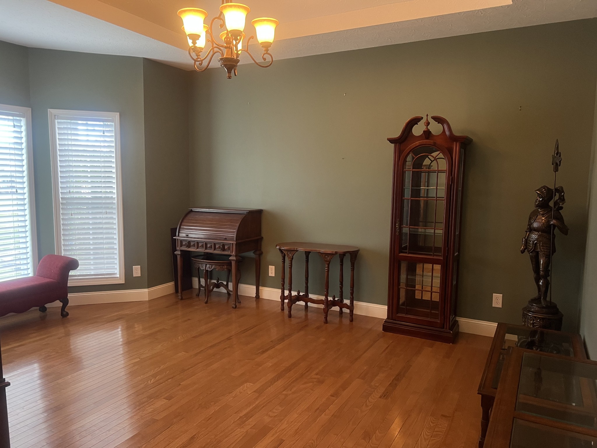 195 Froedge Drive Lafayette, TN 37083 - Photo 8 of 29 a view of a livingroom with furniture