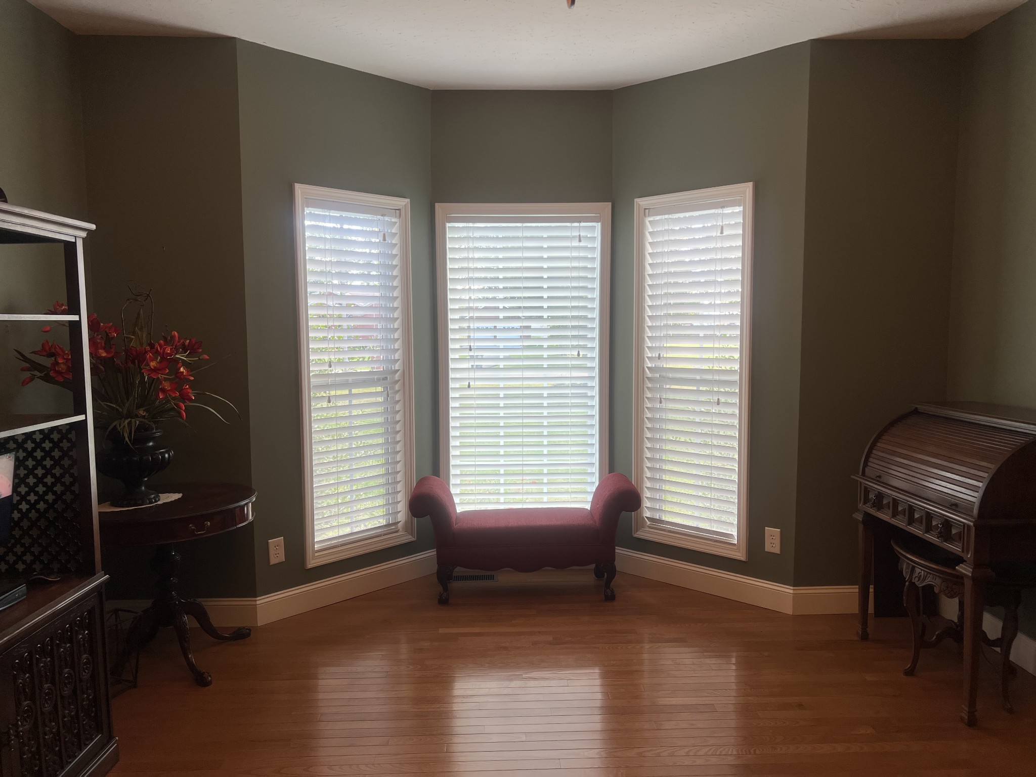 195 Froedge Drive Lafayette, TN 37083 - Photo 9 of 29 a view of room with window and furniture