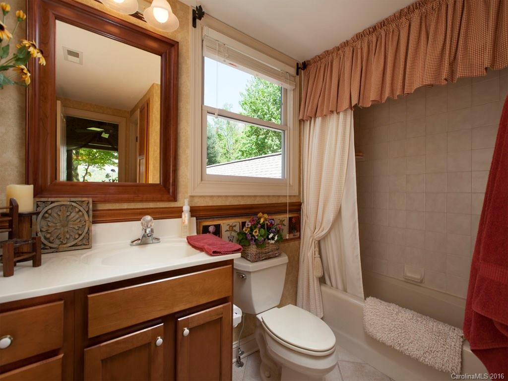 14 Spring Ridge Lane Hendersonville, NC 28739 - Photo 11 of 16 Gallery Image 11