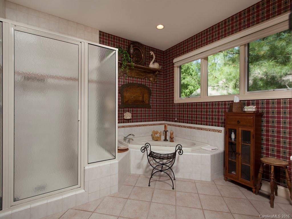 14 Spring Ridge Lane Hendersonville, NC 28739 - Photo 9 of 16 Gallery Image 9