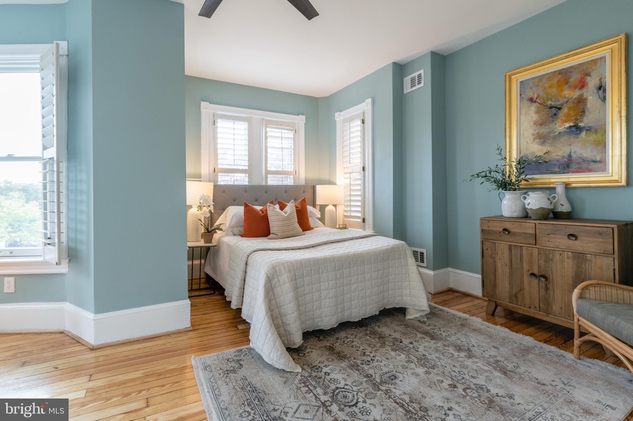 413 2nd Street Southeast Washington, DC 20003 - Photo 16 of 47 Large Owner's Suite