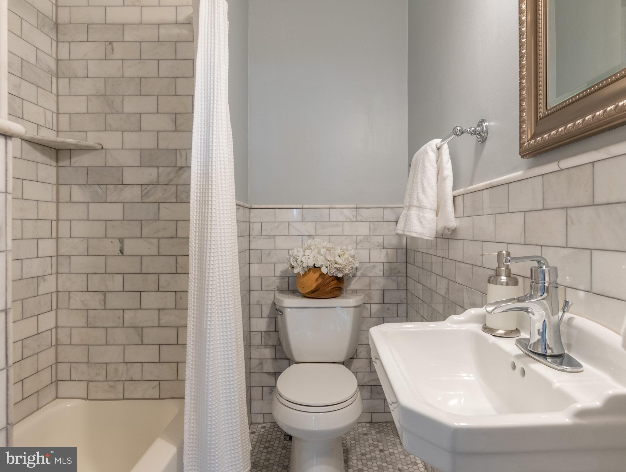 413 2nd Street Southeast Washington, DC 20003 - Photo 27 of 47 Bathroom #2