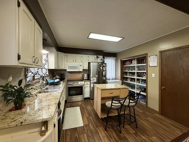 $187,000 | 202 South 6th Street, Montevideo, MN 56265