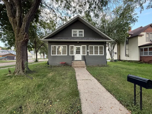 $187,000 | 202 South 6th Street, Montevideo, MN 56265