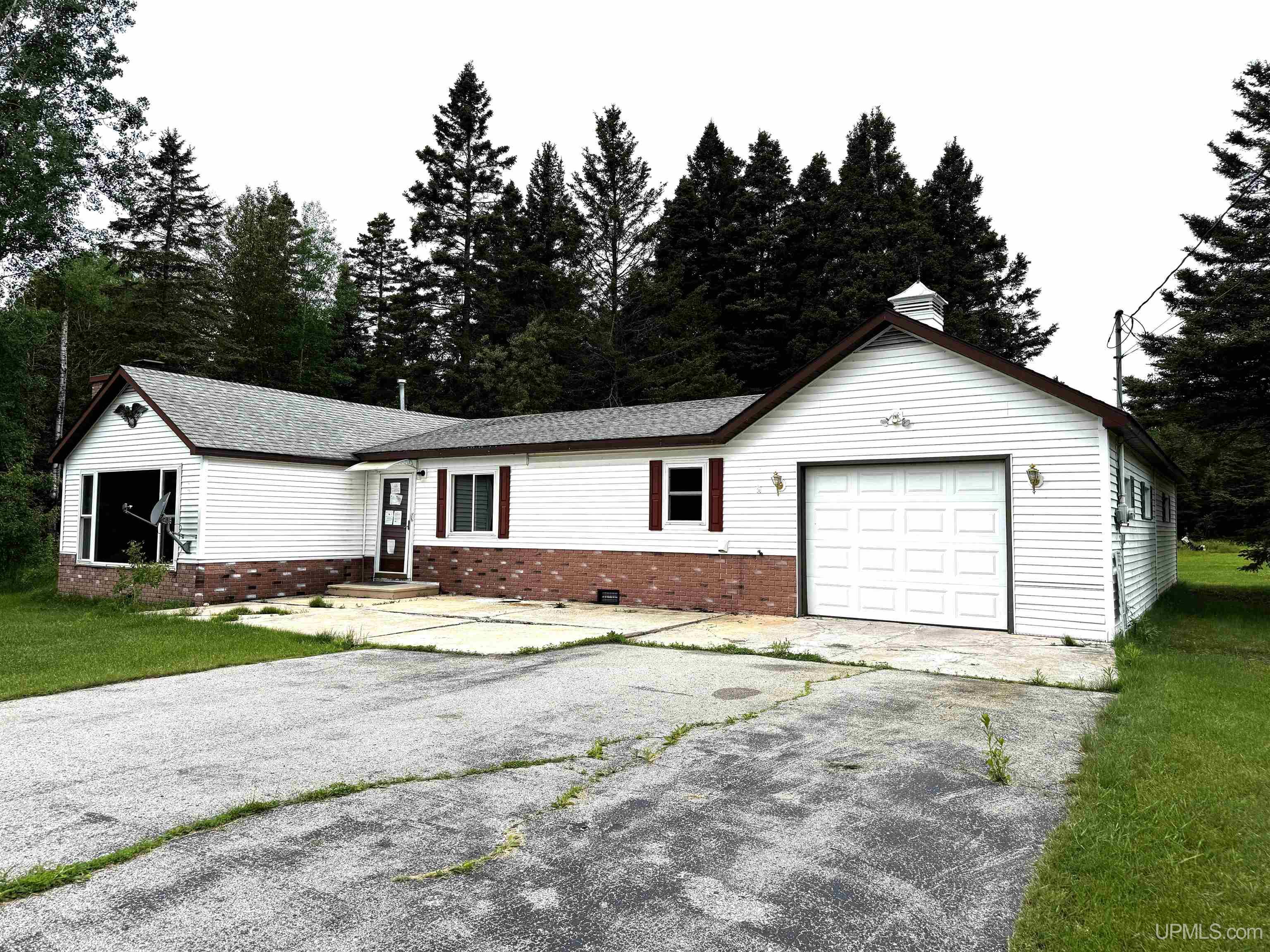 2592 W Dixner Road Gulliver, MI 49840 - Photo 1 of 47 Gallery Image 1
