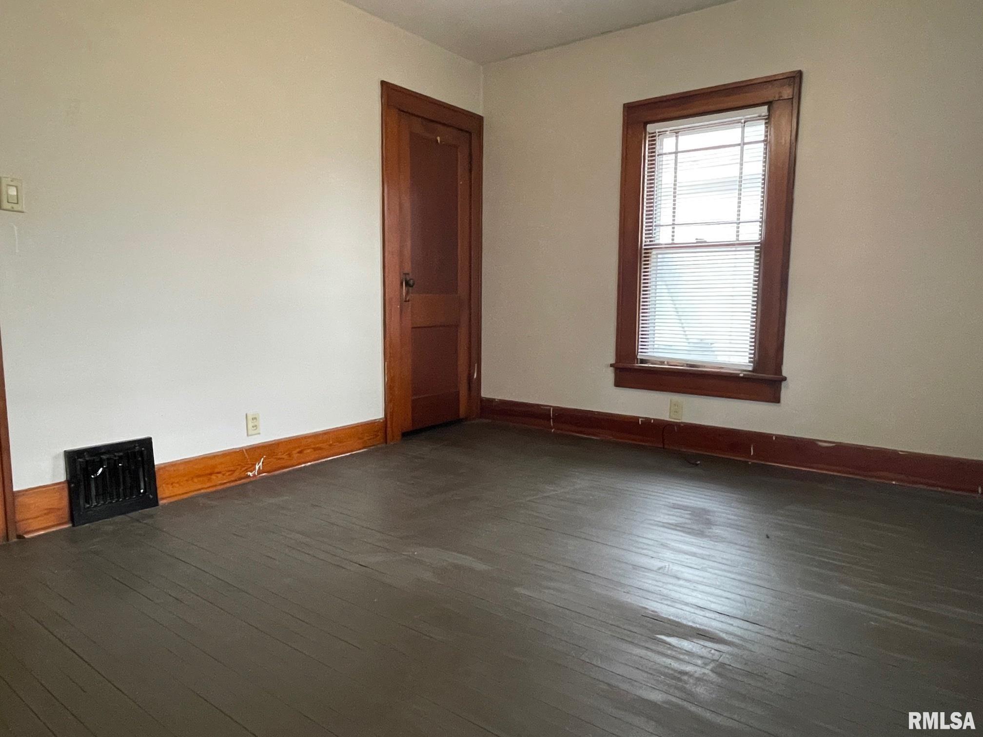 2129 South 10th Street Springfield, IL 62703 - Photo 11 of 22