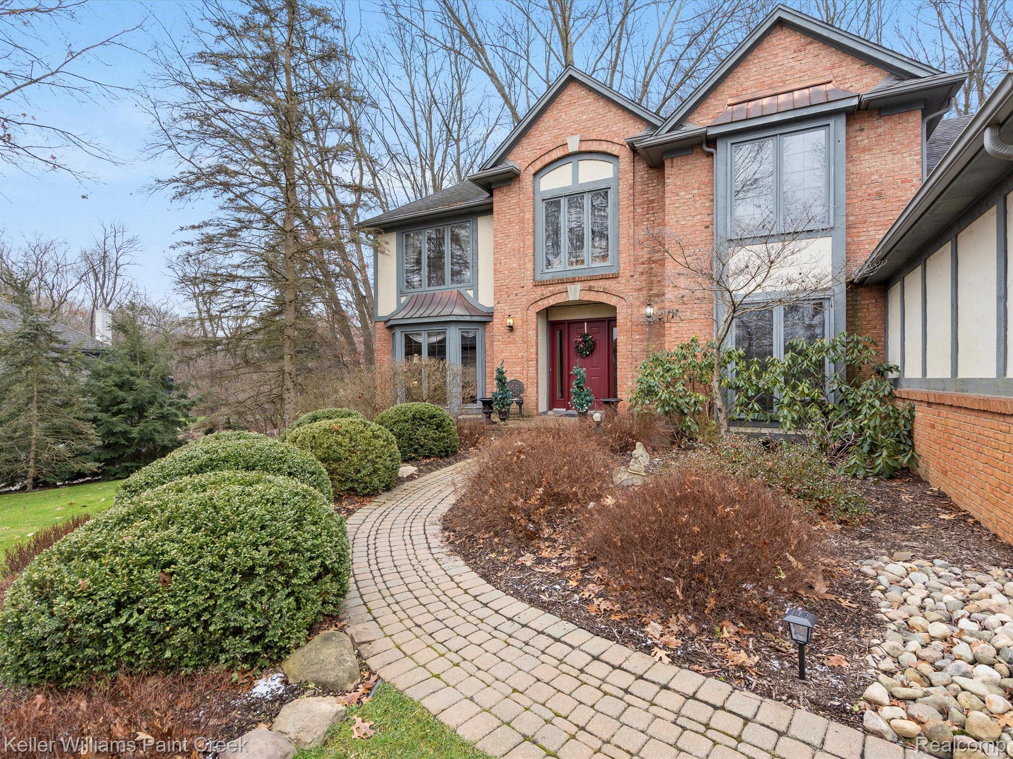 5600 Oak Bluff Road Rochester, MI 48306 - Photo 3 of 50 Gallery Image 3