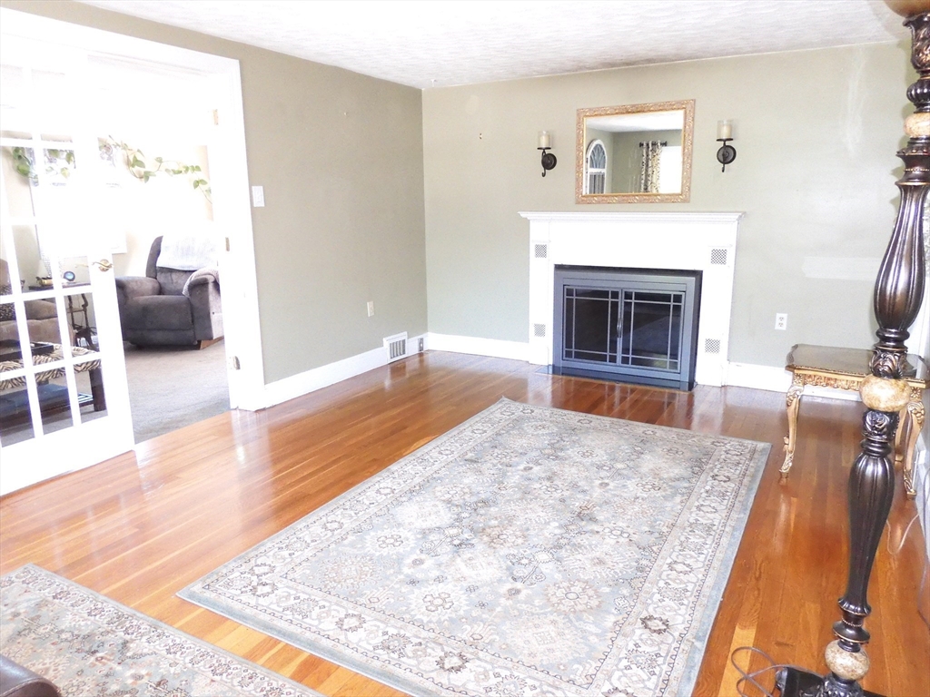 46 Tudor Street Methuen, MA 01844 - Photo 5 of 38