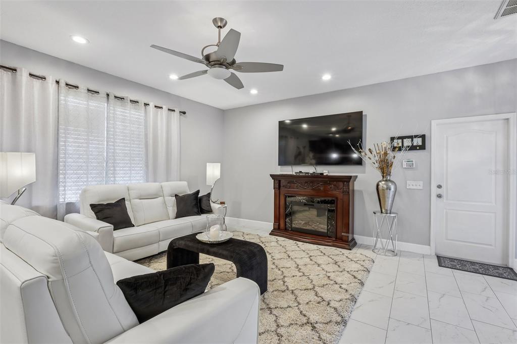 1628 Crossvine Court Trinity, FL 34655 - Photo 10 of 58