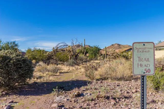 $560,000 | 4985 South Las Mananitas Trail, Gold Canyon, AZ 85118