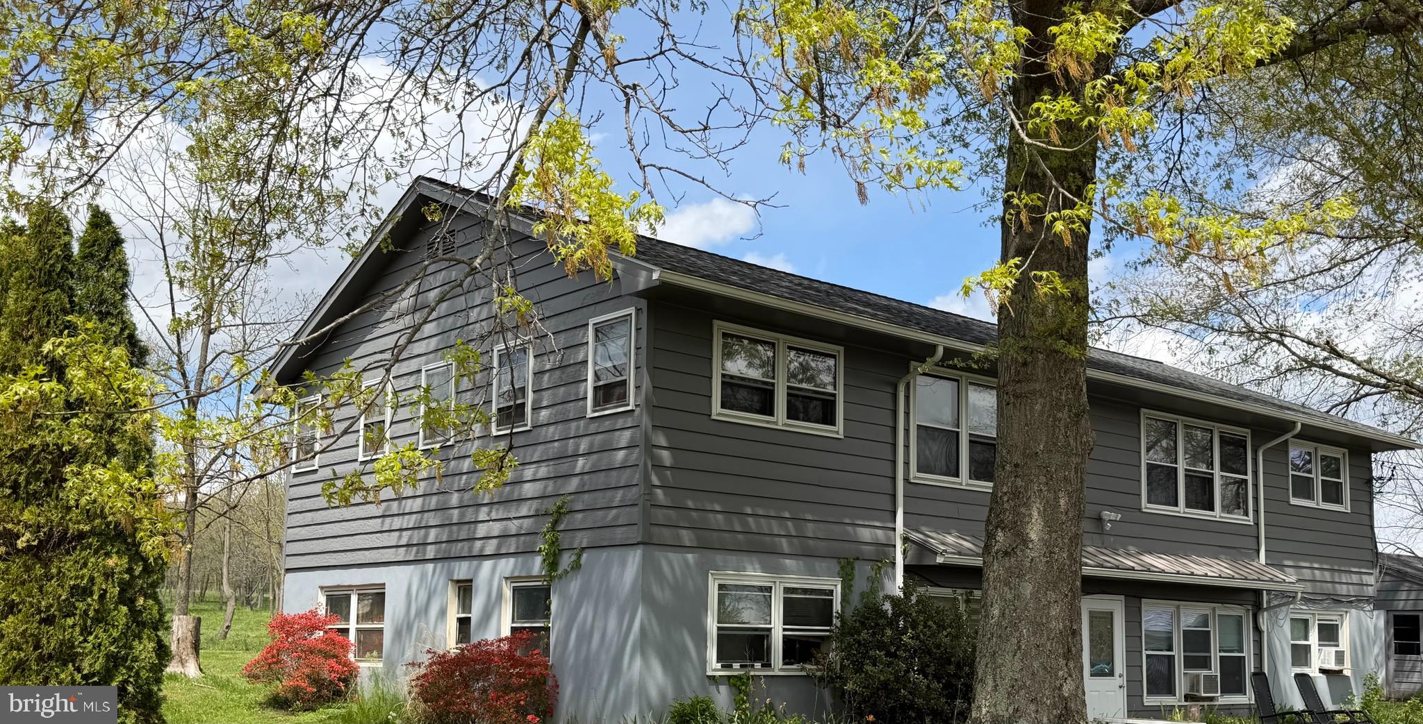 Apartment - 4 units - 2 story