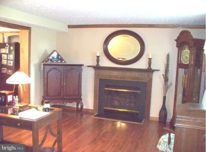 149 Connelly Road Rising Sun, MD 21911 - Photo 12 of 20 Living Room
