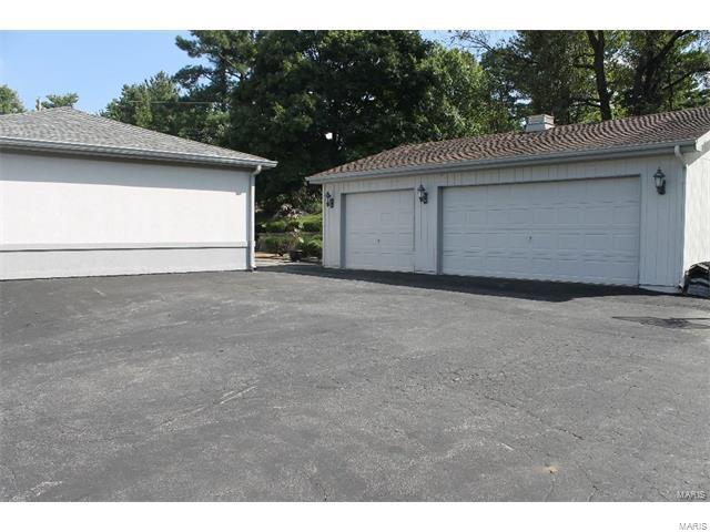 10326 Schuessler Road St. Louis, MO 63128 - Photo 3 of 48 Gallery Image 3