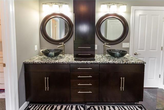 10326 Schuessler Road St. Louis, MO 63128 - Photo 23 of 48 Gallery Image 23