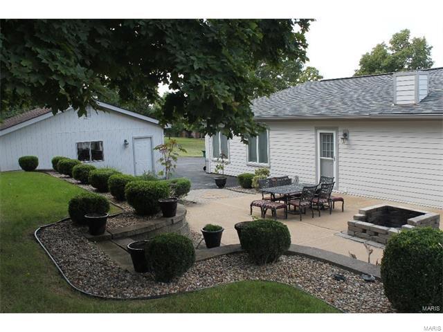 10326 Schuessler Road St. Louis, MO 63128 - Photo 4 of 48 Gallery Image 4