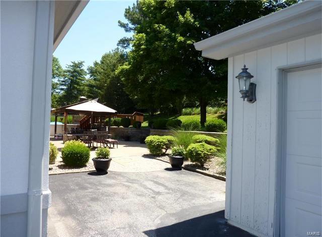 10326 Schuessler Road St. Louis, MO 63128 - Photo 38 of 48 Gallery Image 38