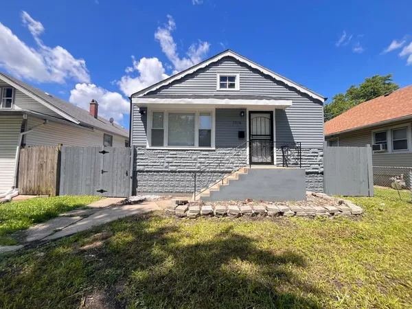 $2,000 | 15116 Marshfield Avenue, Harvey, IL 60426