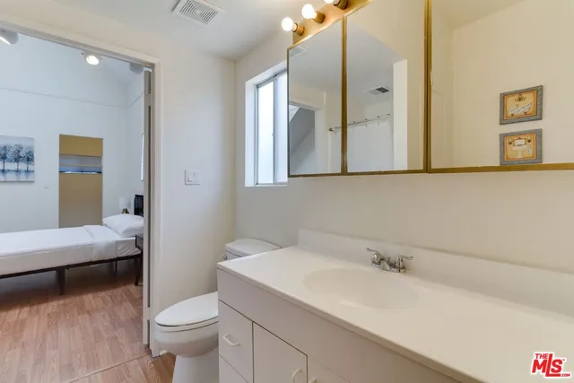 $5,495 | 1228 Fedora Street, Los Angeles, CA 90006