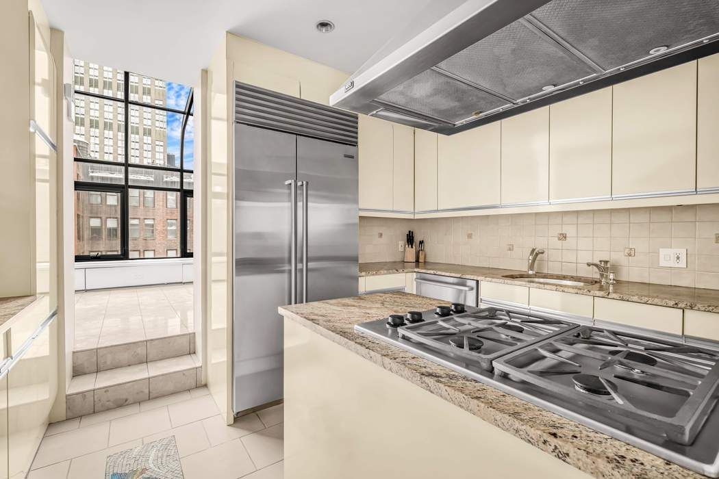 220 Madison Avenue, Unit PHA Manhattan, NY 10016 - Photo 4 of 11