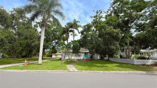 $549,900 | 3308 3rd Avenue West, Bradenton, FL 34205